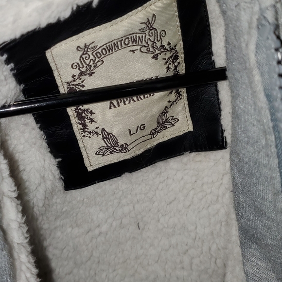 Leather zip up jacket - Picture 2 of 3